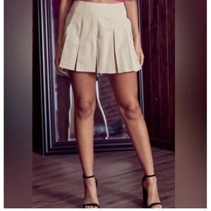 DO+BE White Ruffle Tiered Mini‎ Skort Women's Size M